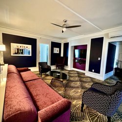 Inn at the Park - Extra large living room very cool.