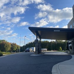 Holiday Inn Express & Suites Farmville - Hotel front entrance