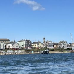 Schooner Thomas E Lannon - Sailing gives you a different perspective on the coast