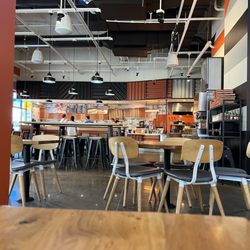 Blaze Pizza - Dining room