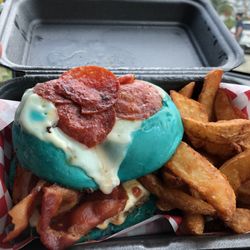 Enhorabuena Food Truck - Pizza burger and wedges
