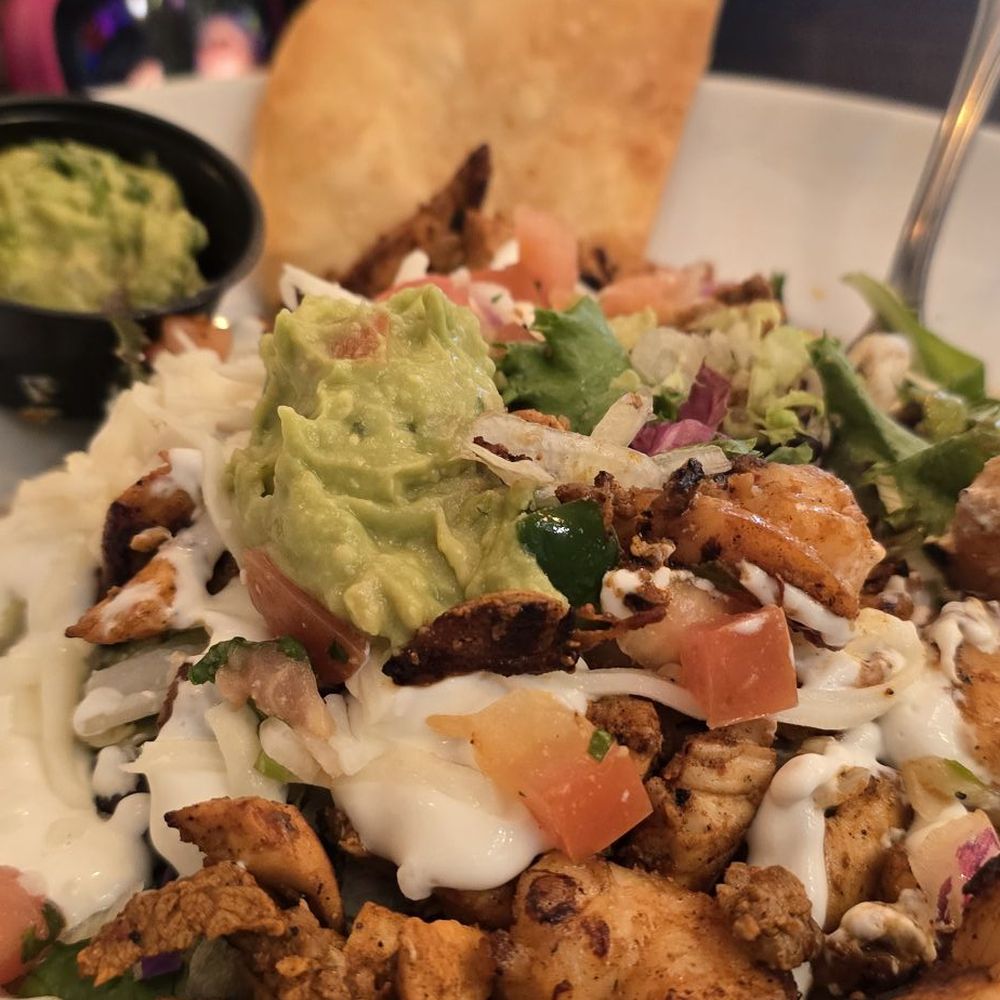 Mezcalito - Burrito bowl with chicken and shrimp - Tex-Mex Near Me - Clayton, North Carolina Mezcalito - Burrito bowl with chicken and shrimp - Tex-Mex Near Me - Clayton, North Carolina