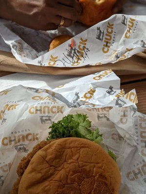 CHUCK BURGER by null