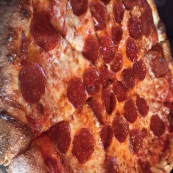 Bubba's 33 - 14" pepperoni pizza - American Near Me - San Antonio, Texas