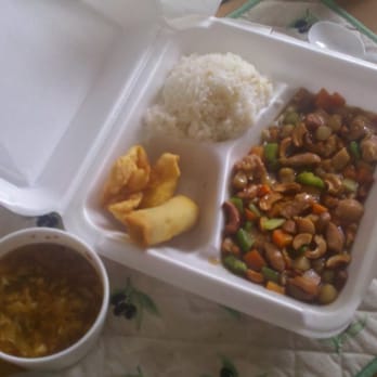 West End Wok - Dinner Combo-Cashew Chicken, Egg Roll, Crab Rangoon, White Rice and Hot and Sour Soup - Chinese Near Me - Saint Louis, Missouri