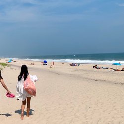 Southampton Village Cooper's Beach - Nice sandy beach...like many others along Long Island.