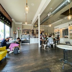 Boxwood Coffee - Inside