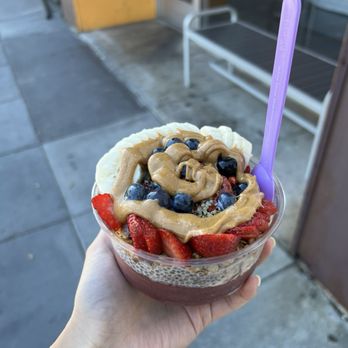 Roots & Rye - Build your own Acai Bowl - Acai Bowls Near Me - Pasadena, California
