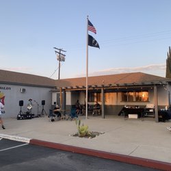 Veterans of Foreign Wars - Live music in front of the VFW