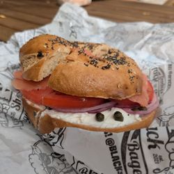 Black Sheep Bagles - Cutchogue - Gluten free everything bagel with lox