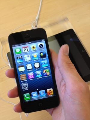 Apple Leawood by null