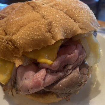Brennan & Carr - Gargiulo Burger - American Near Me - Brooklyn, New York