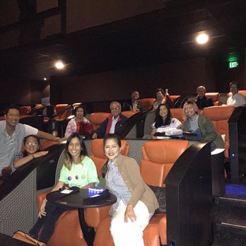 IPIC Fort Lee - Cinema Near Me - Fort Lee, New Jersey