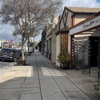 Audio Specialist - Street parking in front on Laurel Canyon Bl. - High Fidelity Audio Equipment Near Me - Valley Village, California Audio Specialist - Street parking in front on Laurel Canyon Bl. - High Fidelity Audio Equipment Near Me - Valley Village, California
