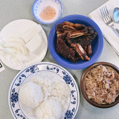 Helena's Hawaiian Food by null
