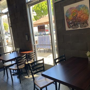 Papa’s Thai Cafe - Indoor seating - Thai Near Me - San Luis Obispo, California Papa’s Thai Cafe - Indoor seating - Thai Near Me - San Luis Obispo, California