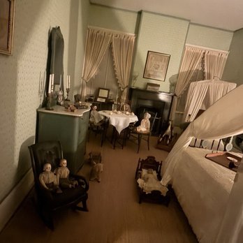 Ghosts & Gravestones - Room in the first house - Historical Tours Near Me - Savannah, Georgia Ghosts & Gravestones - Room in the first house - Historical Tours Near Me - Savannah, Georgia