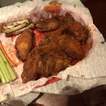Brass Ring Pub - Mild wings - Pubs Near Me - North Palm Beach, Florida
