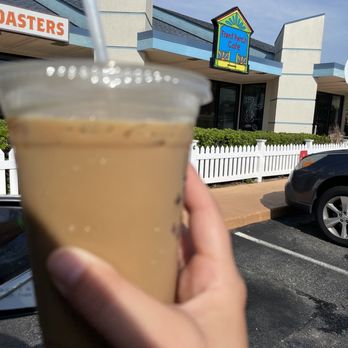 Front Porch Cafe - Nags Head - Iced Salted Caramel Latte - Coffee & Tea Near Me - Nags Head, North Carolina