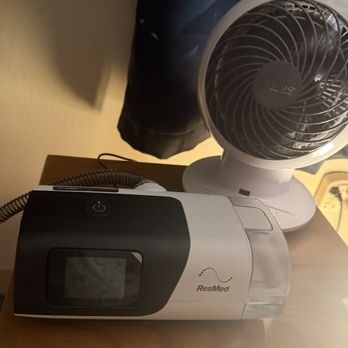 Gammie HomeCare  - This is my machine, minus the hose and nose pillows. - Medical Supplies Near Me - Aiea, Hawaii