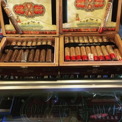 Dominic's Fine Cigars - .