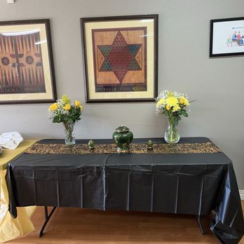 Safeway - Memorial Table with floral arrangements - Grocery Near Me - Manteca, California