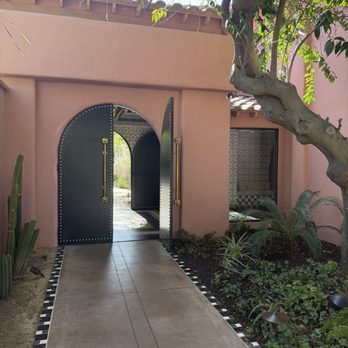 The Pink Cabana - Mediterranean Near Me - Indian Wells, California