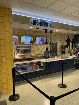BIG & littles Restaurant by null