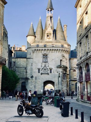 Porte Cailhau by null