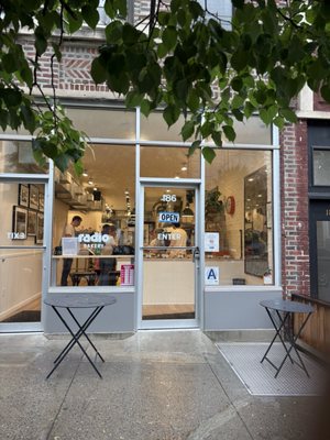 Radio Bakery by null
