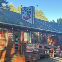 Jo's Motel & Campground