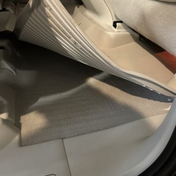 B&B Mobile Detailing - Car floor mat and carpet underneath - Auto Detailing Near Me B&B Mobile Detailing - Car floor mat and carpet underneath - Auto Detailing Near Me