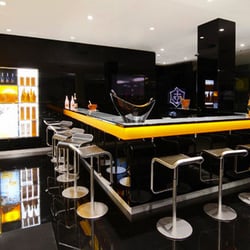 Veuve Clicquot Bar