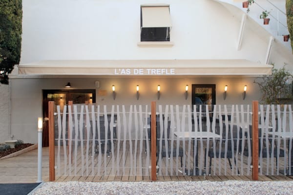 As De Trèfle -Restaurant Gastronomique et Véranda "cuisine d'été" Bernières sur mer, Caen mer. by null