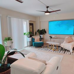 Lounge Area    待合ラウンジ