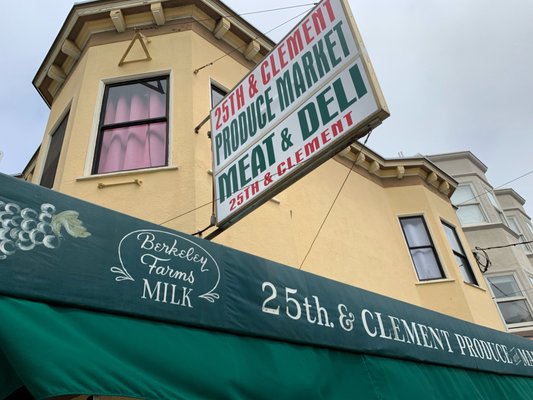 25th & Clement Produce Market by null