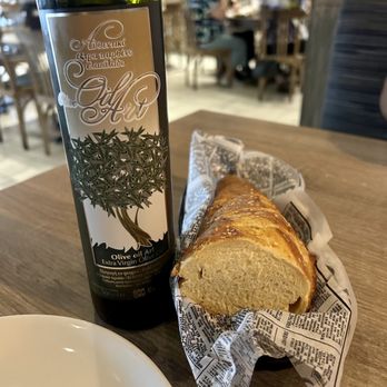 Plateia Mediterranean Kitchen Bar - Complimentary table tread and EVOO - Bars Near Me - Glenview, Illinois Plateia Mediterranean Kitchen Bar - Complimentary table tread and EVOO - Bars Near Me - Glenview, Illinois