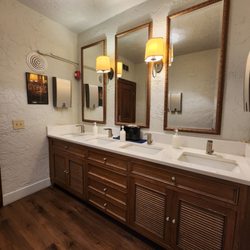 Alhambra Theatre & Dining - Updated bathroom