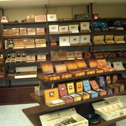 Philadelphia Cigar & Tobacco - Philadelphia's largest walkin humidor