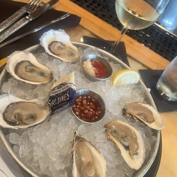 Black's Bar & Kitchen - Oysters - New American Near Me - Bethesda, Maryland