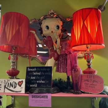 Montage Boutique - Used, Vintage & Consignment Near Me - Midlothian, Virginia Montage Boutique - Used, Vintage & Consignment Near Me - Midlothian, Virginia
