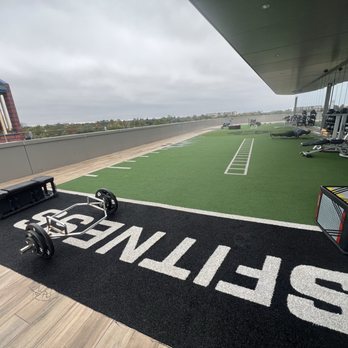 EōS Fitness - Outdoor turf - Gyms Near Me - Houston, Texas
