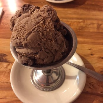 Walt Itgen's Ice Cream Parlour - My one scoop (large scoop) of chocolate peanut butter. Quite tasty. - Ice Cream & Frozen Yogurt Near Me - Valley Stream, New York