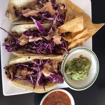 Jarro’s cafe - Tri-tip tacos with a side of chips, guacamole, and salsa. - Breakfast & Brunch Near Me - Moorpark, California