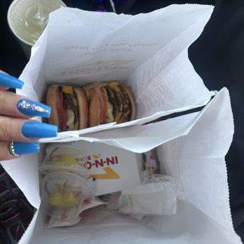 In-N-Out Burger - Fast Food Near Me - Pittsburg, California
