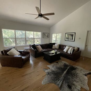 Brava House - Living room in the Julian - Bed & Breakfast Near Me - Austin, Texas
