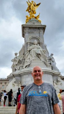 Queen Victoria Memorial by null