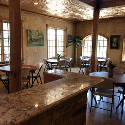 Rock of Ages Winery & Vineyard - Inside the big tasting room