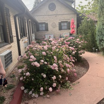 Crest Motel - Outside courtyard - Hotels Near Me - Sterling, Colorado