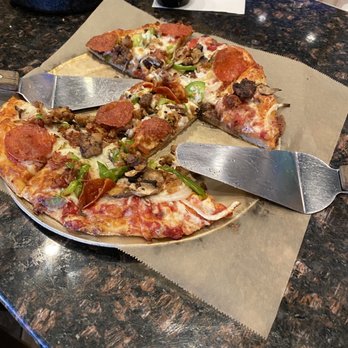 Uno Pizzeria & Grill - Pizza Near Me - Birch Run, Michigan